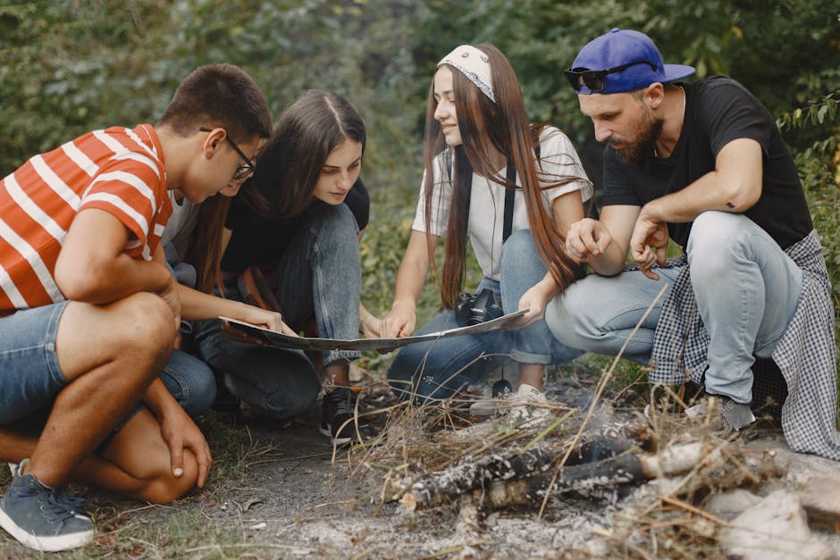 Kursgruppe bei der Outdoor-Navigation im Gelände